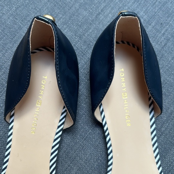 NWT Tommy Hilfiger Flats - Picture 4 of 5